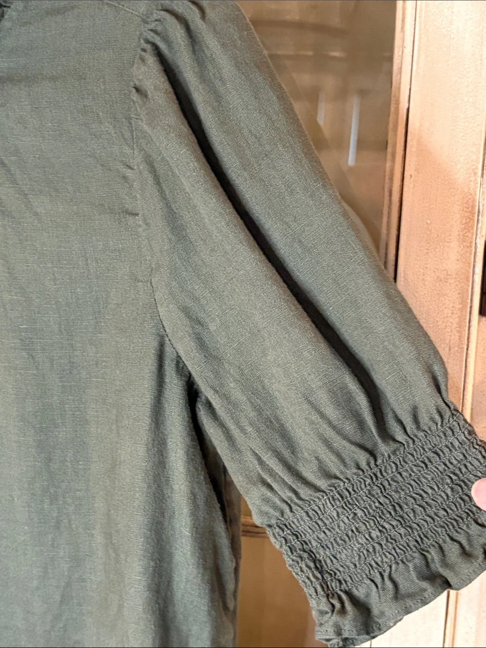 EUC J. Crew 100% Linen Ruffle Neck Puff Sleeve Top in Olive Green